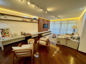 Apartamento no centro com varanda e vaga de garagem